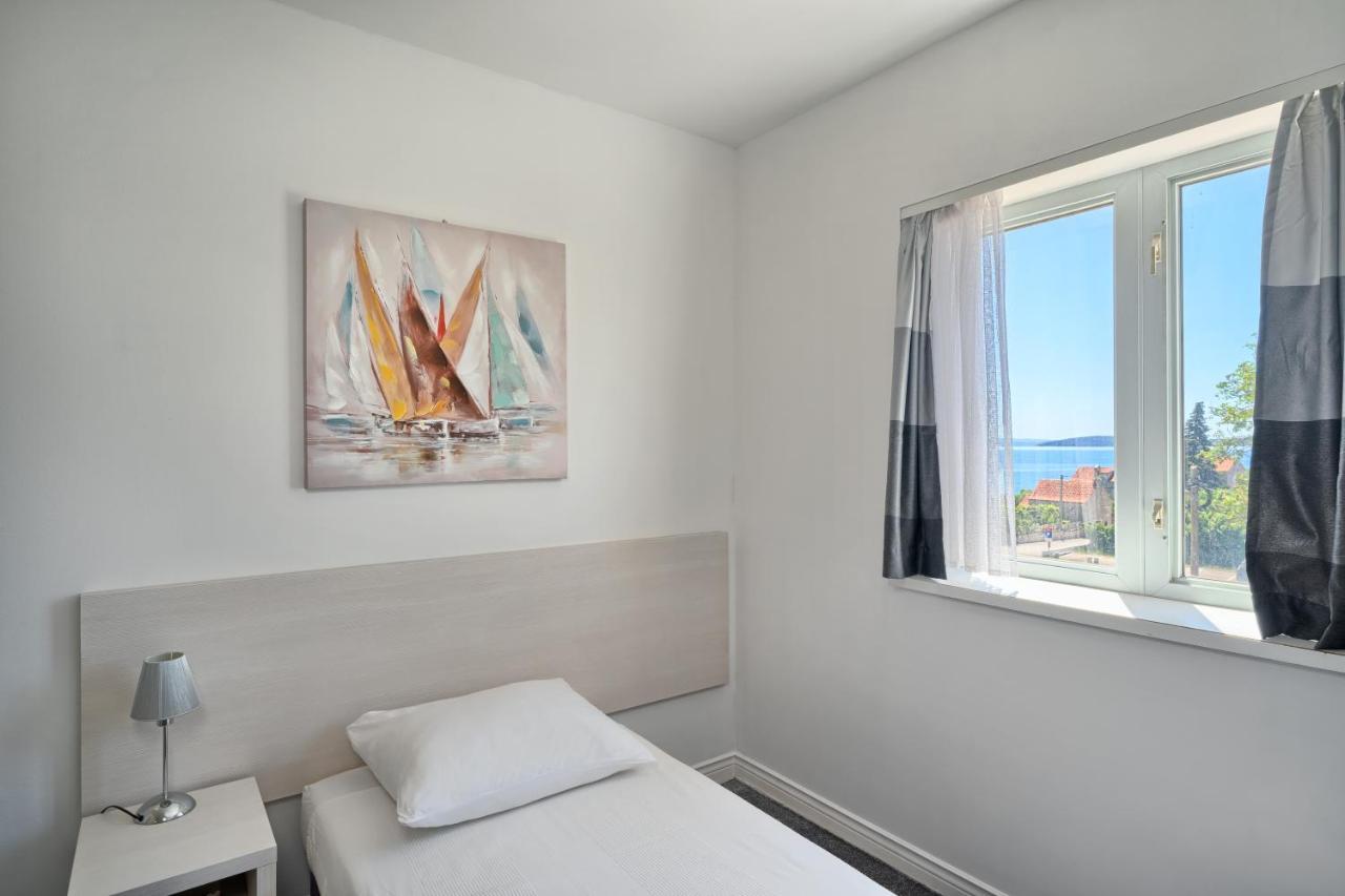 Hotel Aqua - Guest Rooms & Suites Kastela Exterior photo